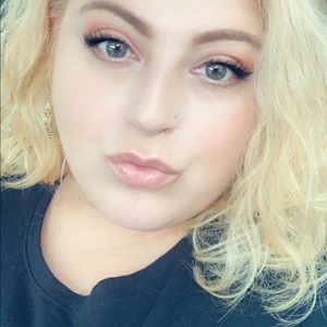 Meet your Posher, Janelle